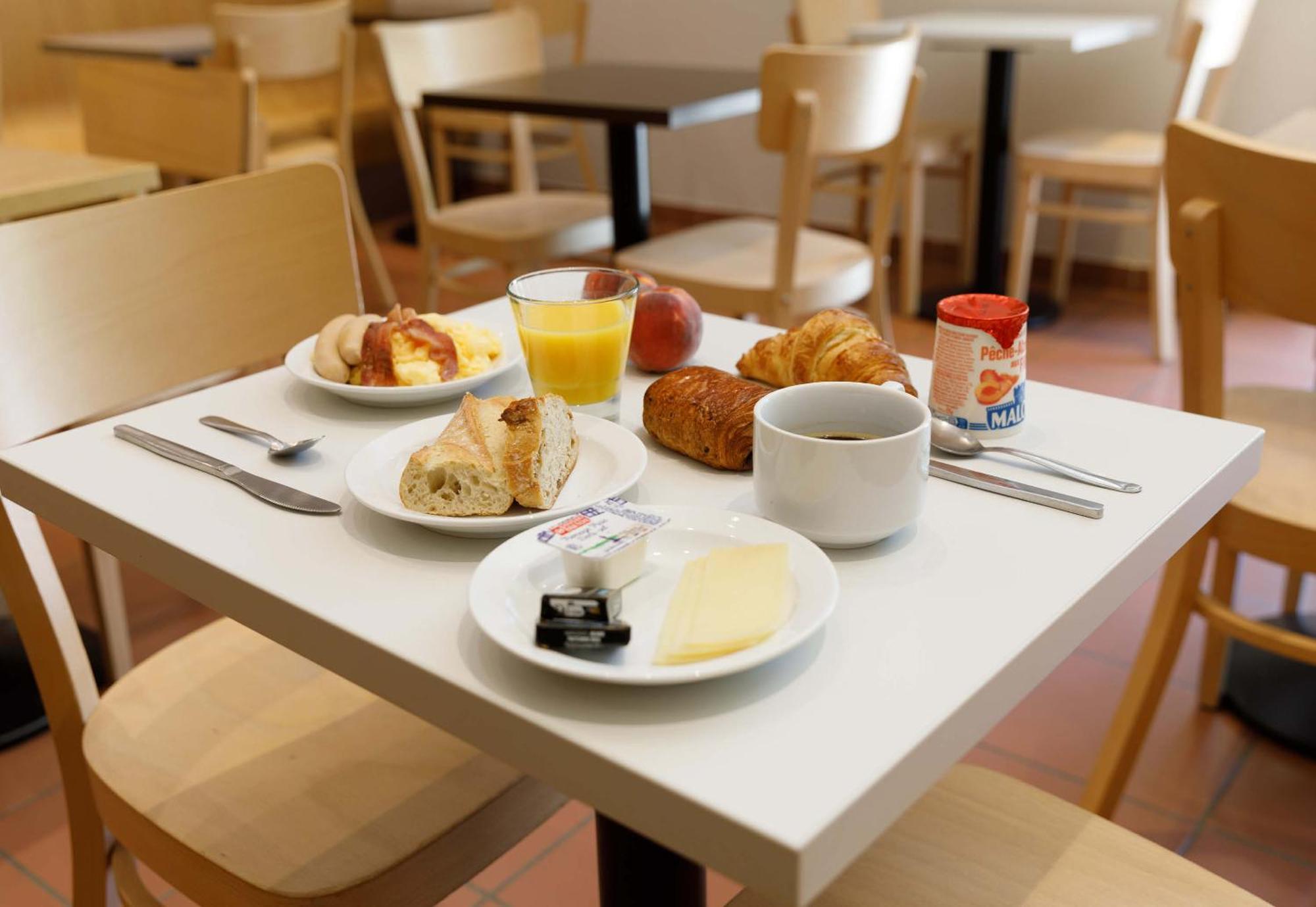 B&B Hotel Le Puy-En-Velay Vals-pres-le-Puy Екстериор снимка